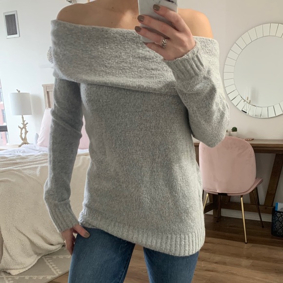 Off The Shoulder Sweater - Picture 4 of 5